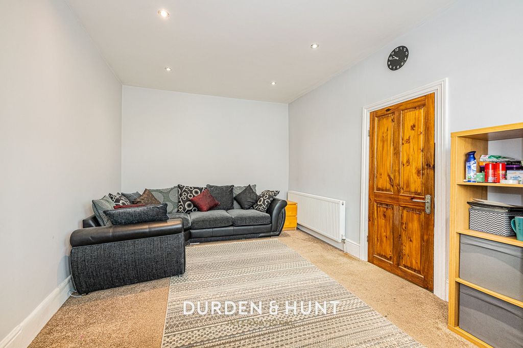 Property photo 2 of 29