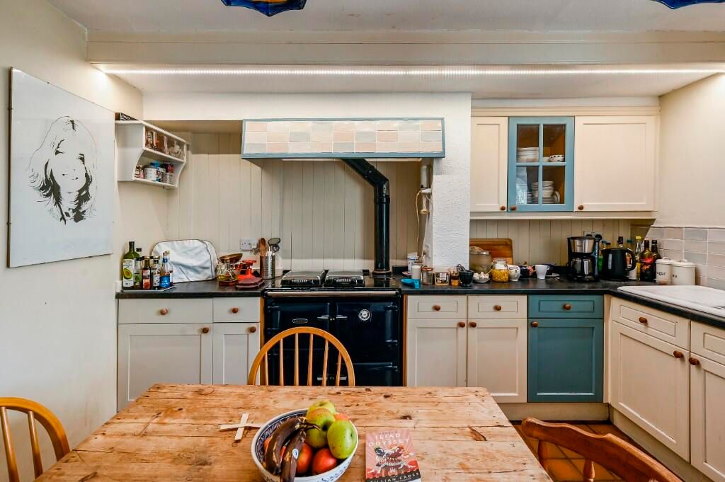 Property photo 3 of 24