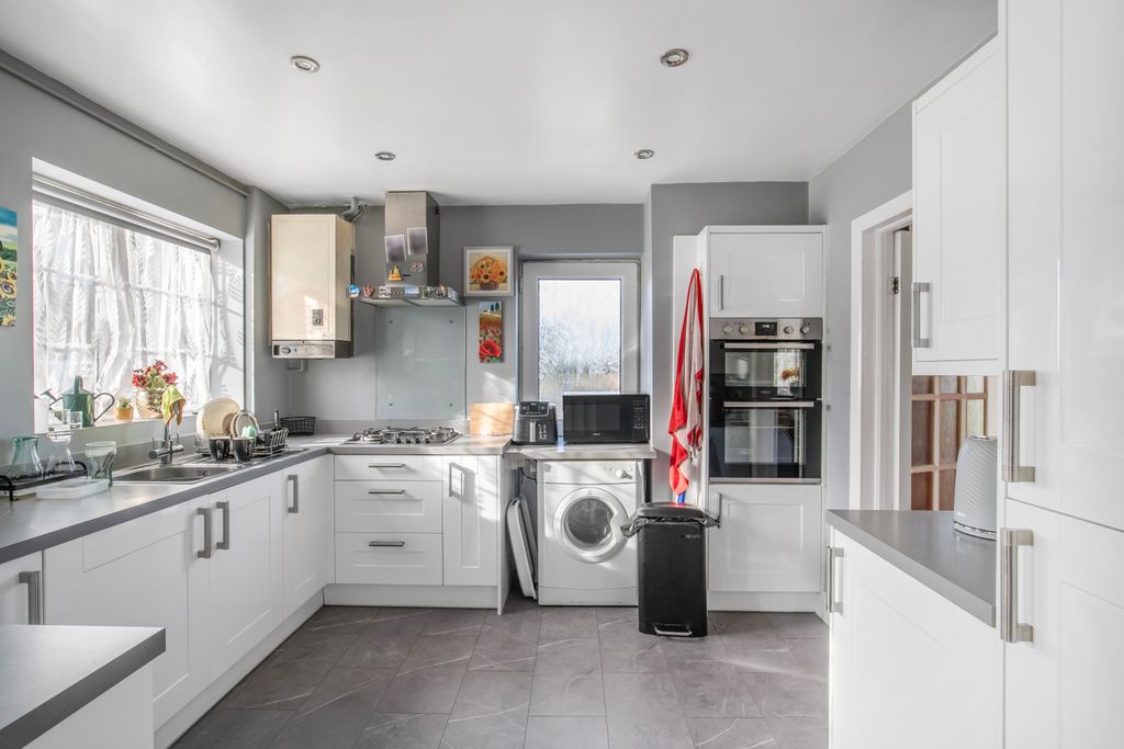 Property photo 1 of 26