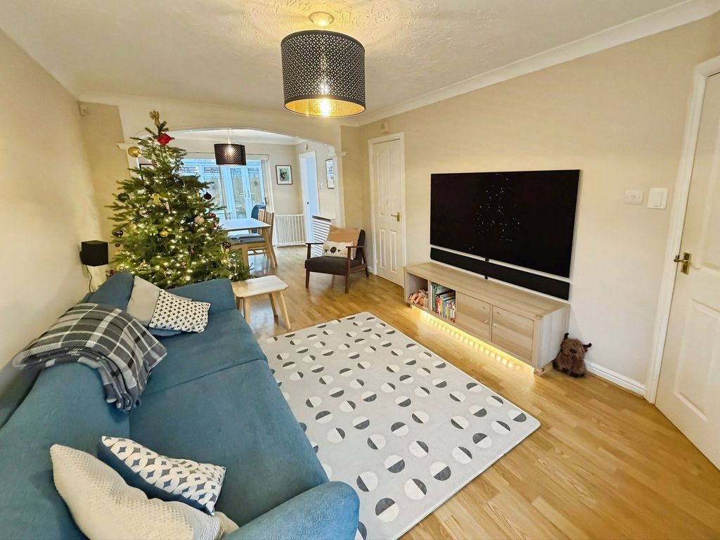 Property photo 3 of 32