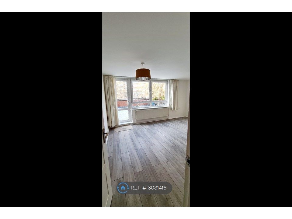 Property photo 1 of 10 Living Room