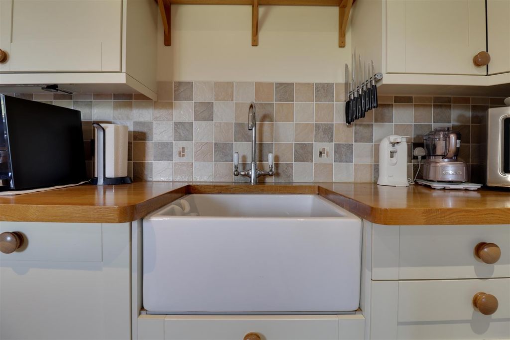 Property photo 3 of 31 Img_0143-Img_0145.Jpg