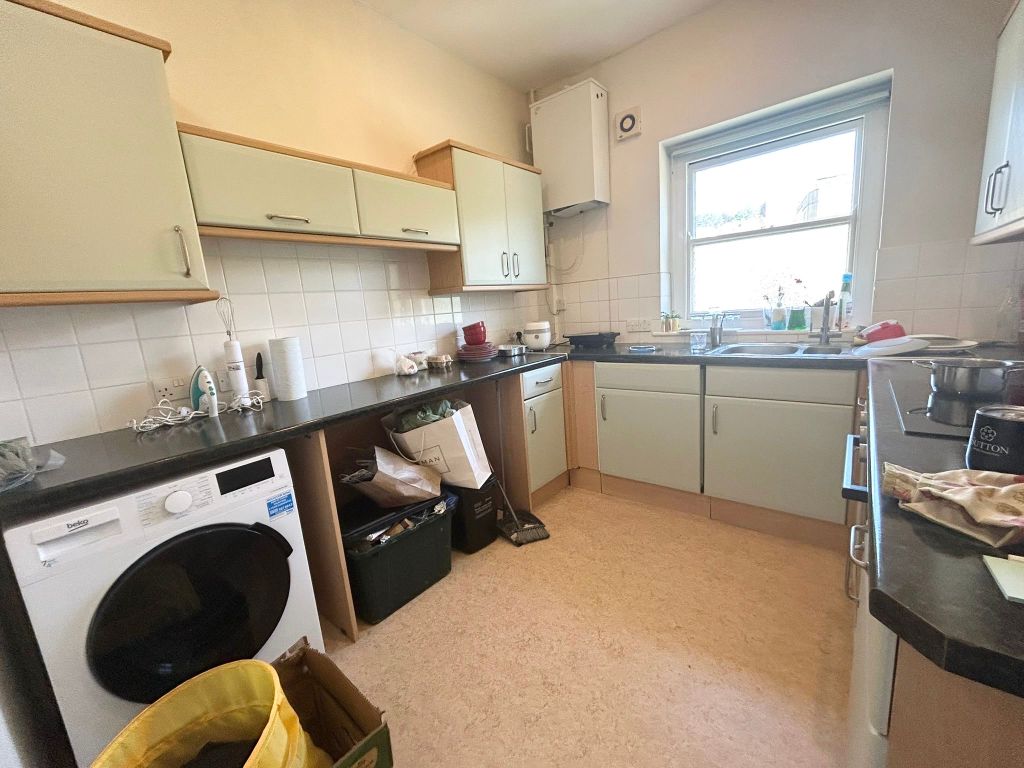 Property photo 2 of 5 Kitchen