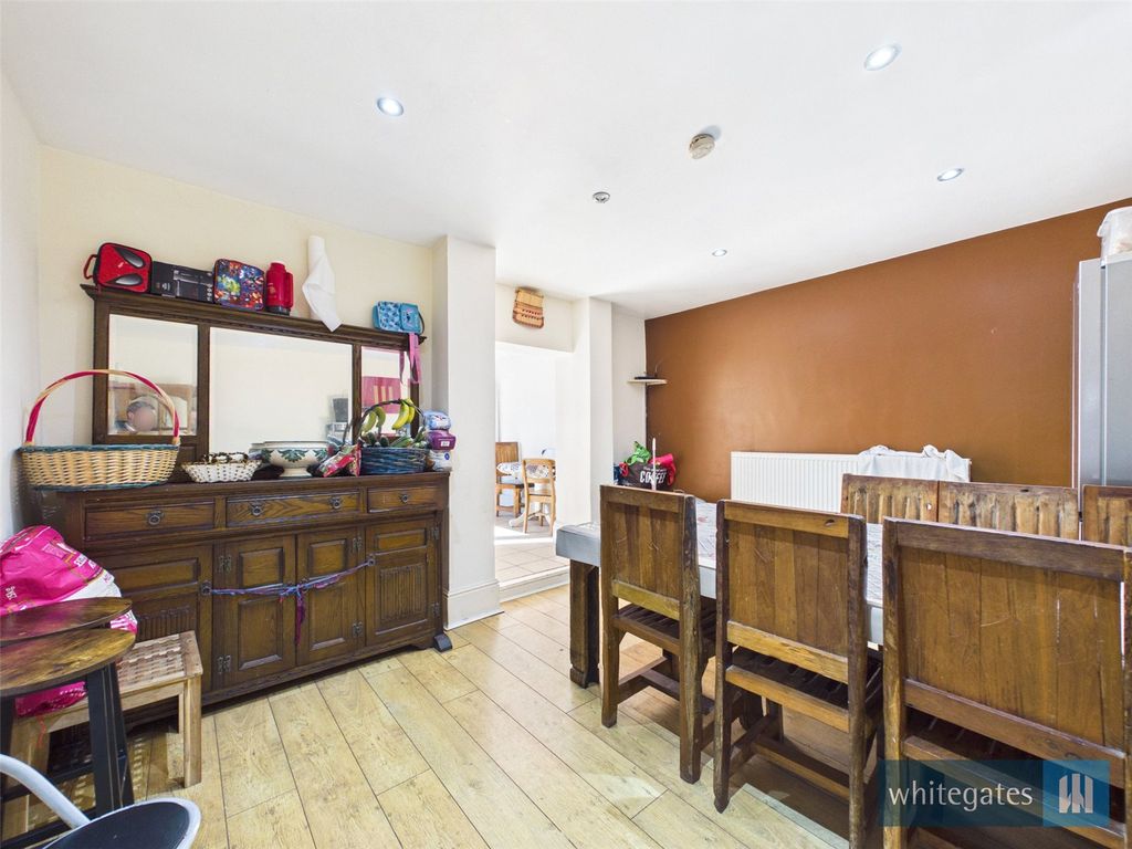 Property photo 3 of 16 Picture No. 10