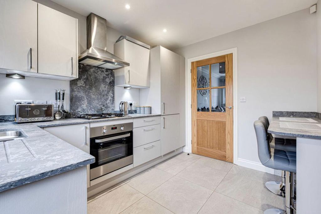 Property photo 2 of 16 Kitchen