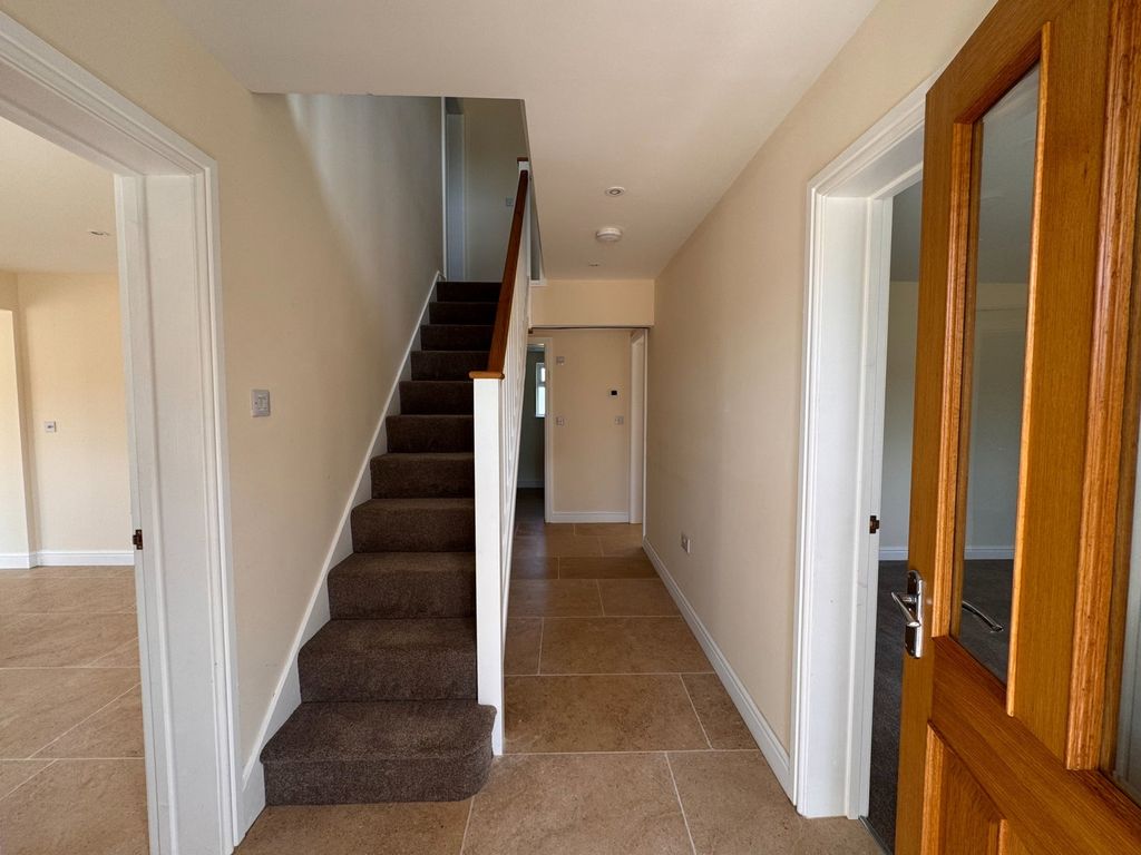 Property photo 2 of 30