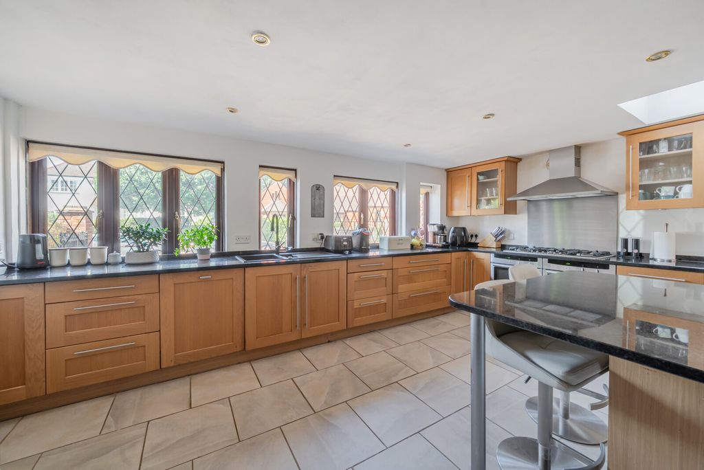 Property photo 3 of 17 1502247-8-19Ff676...