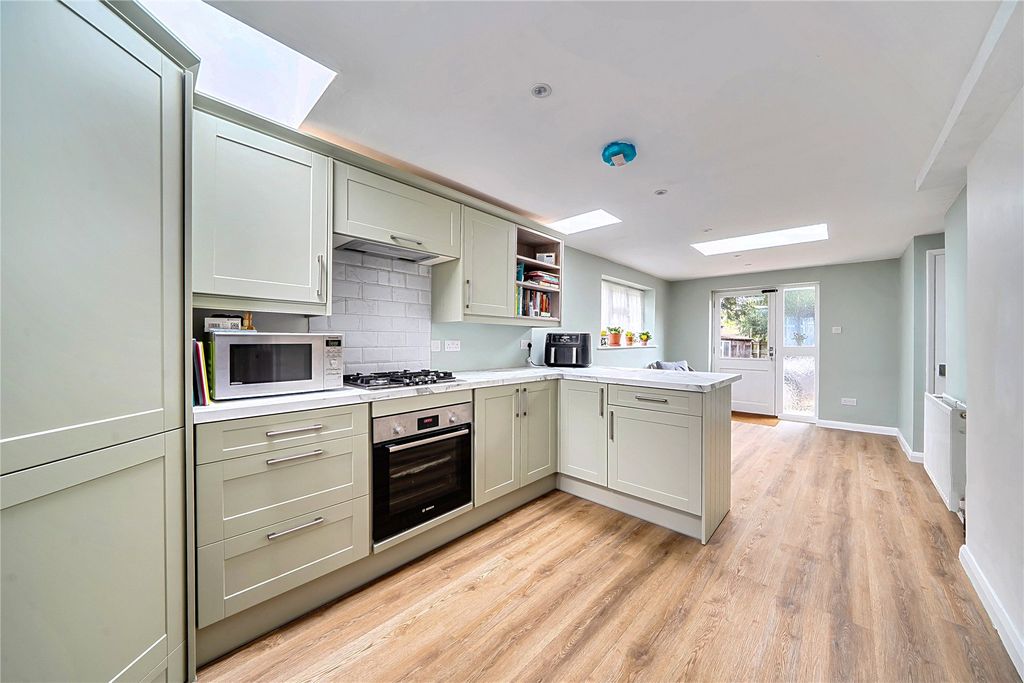 Property photo 3 of 25 Kitchen Lodge