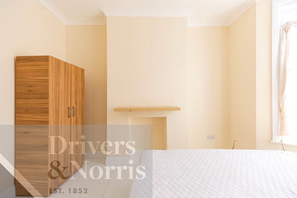 Property photo 2 of 21 Picture No. 14