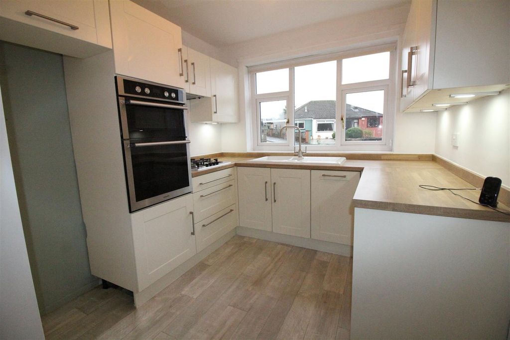 Property photo 2 of 12 Img_2015.Jpg