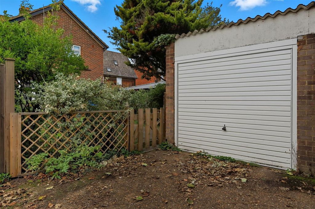 Property photo 3 of 23