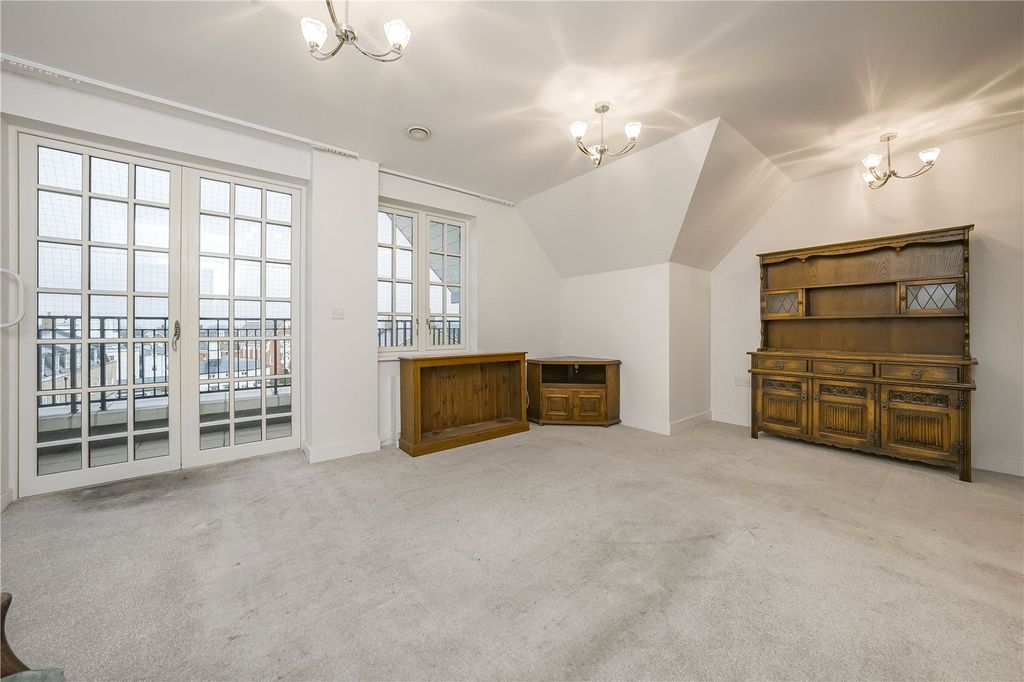 Property photo 2 of 15 Picture No. 19