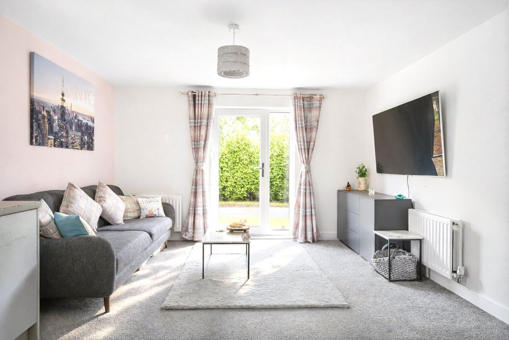 Property photo 2 of 9 Living Room