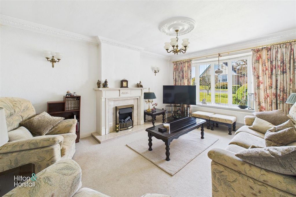 Property photo 2 of 12 Byland Close