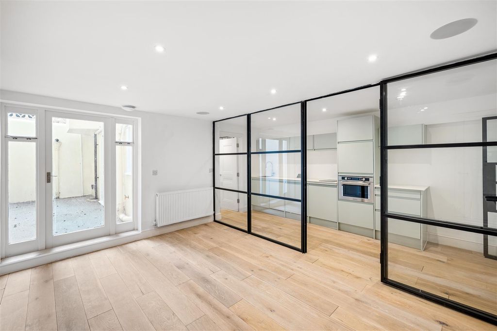 Property photo 2 of 16 76A Lansdowne Place Full Res-11.Jpg