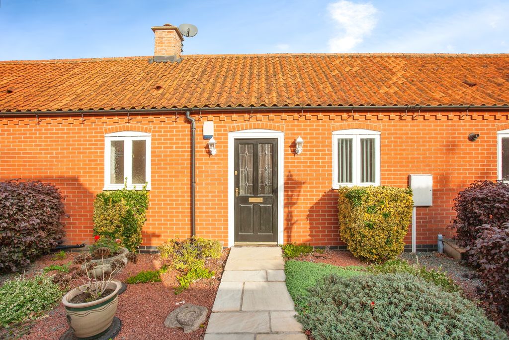 Property photo 1 of 15 The Cottage