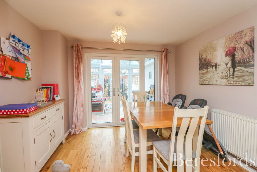 Property photo 3 of 12 Picture 3