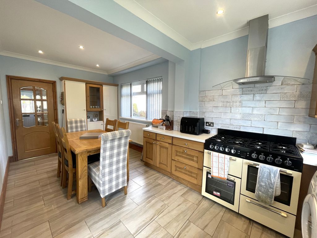 Property photo 3 of 35 Img_5718