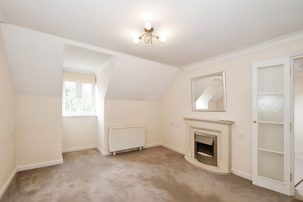 Property photo 1 of 12 Lounge