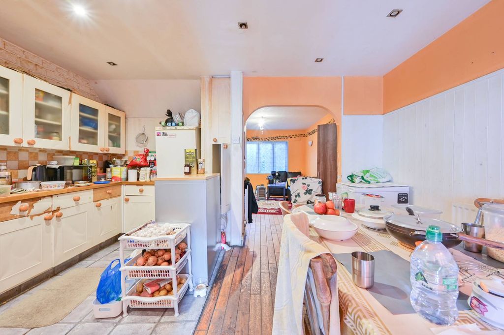 Property photo 1 of 6