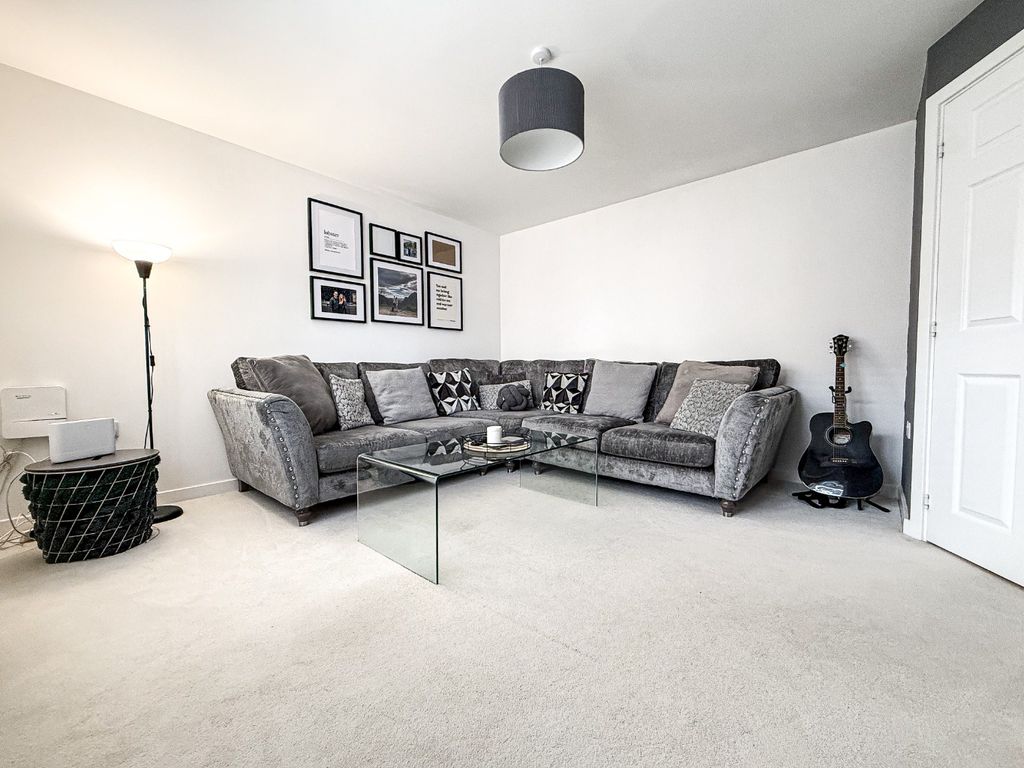 Property photo 2 of 23 5058945