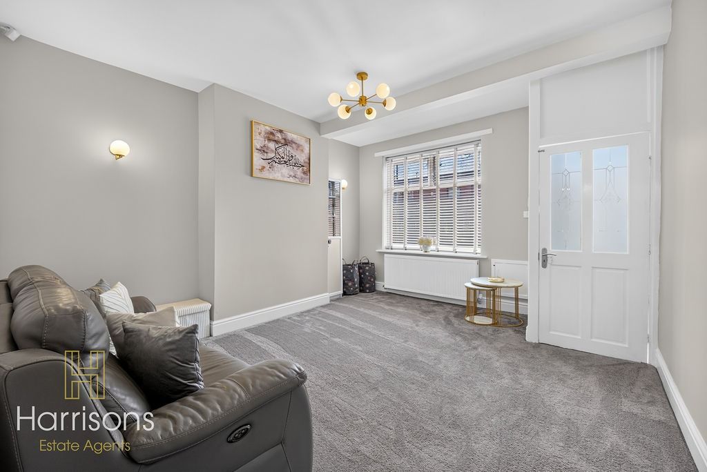 Property photo 2 of 22 4004045