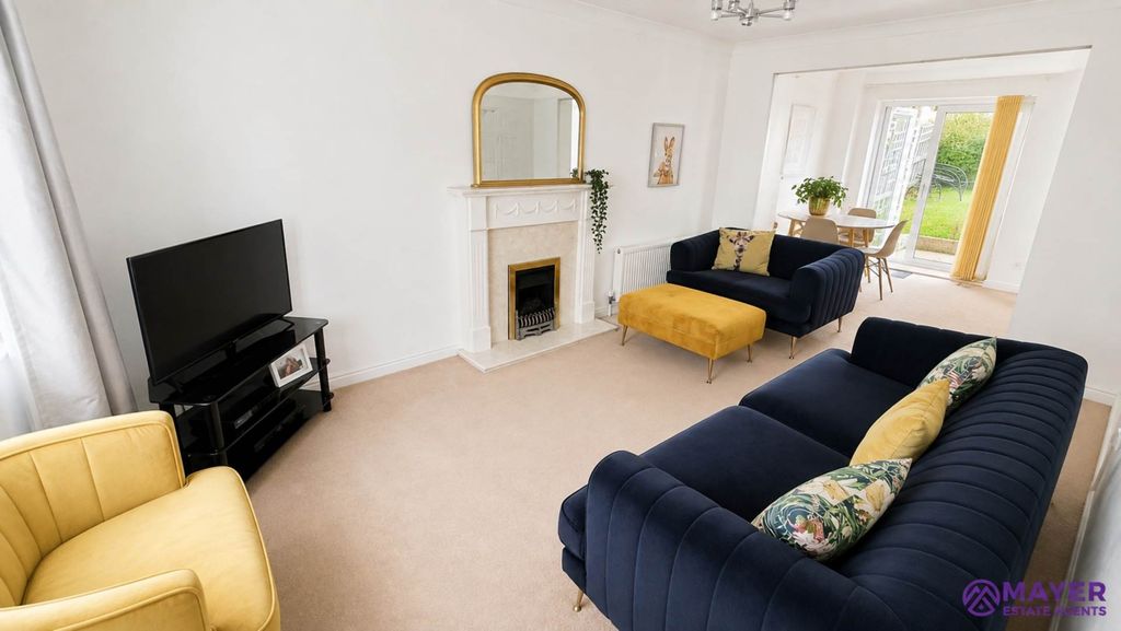 Property photo 2 of 13