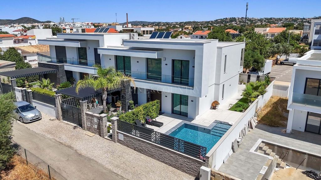 Property photo 1 of 30