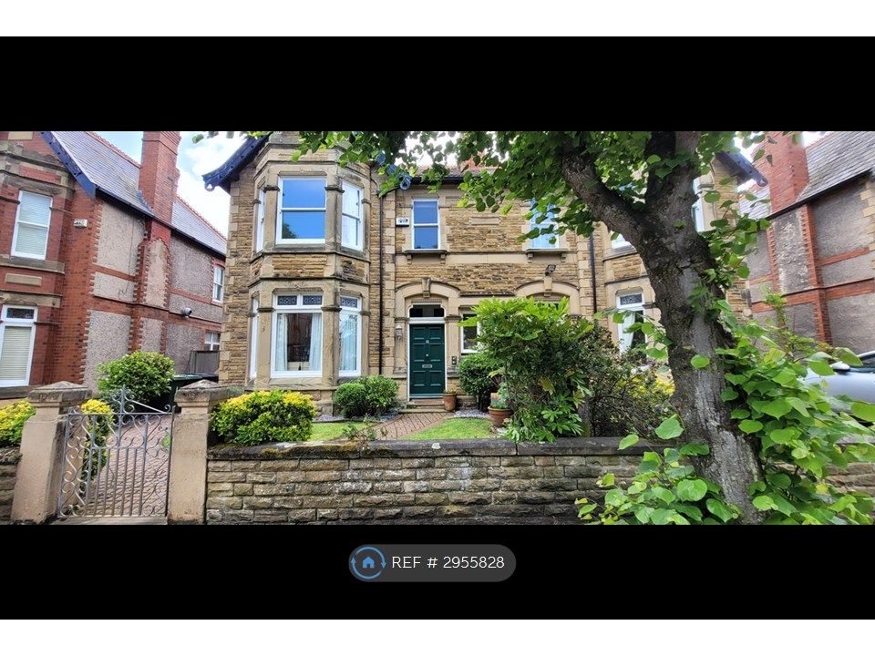Property photo 1 of 18 Exterior (Flat Is Upstairs)