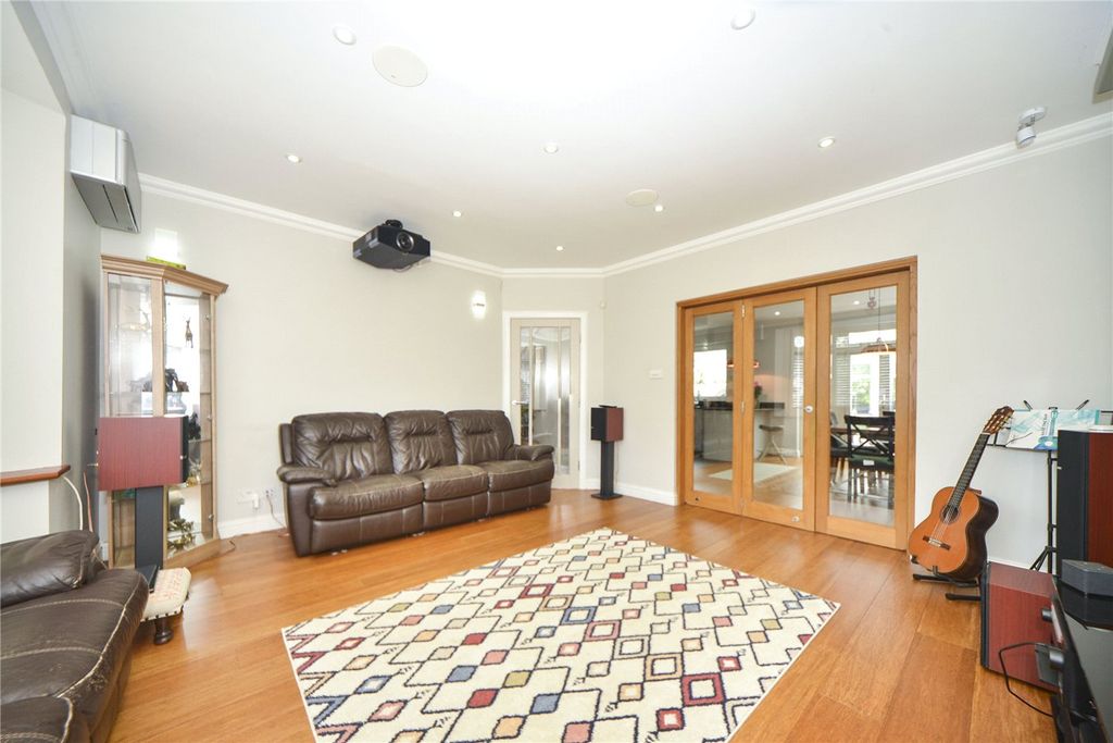 Property photo 3 of 24 Picture No. 31