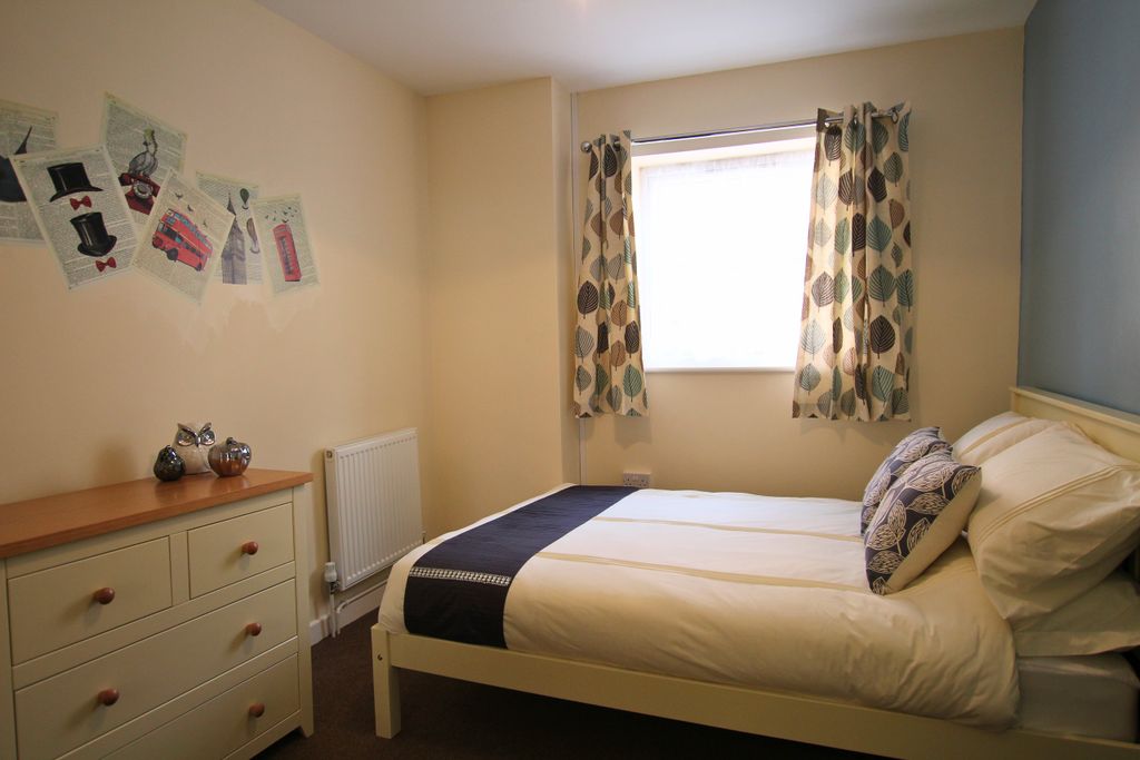 Property photo 3 of 16 Bed 3.5.1 - Edited