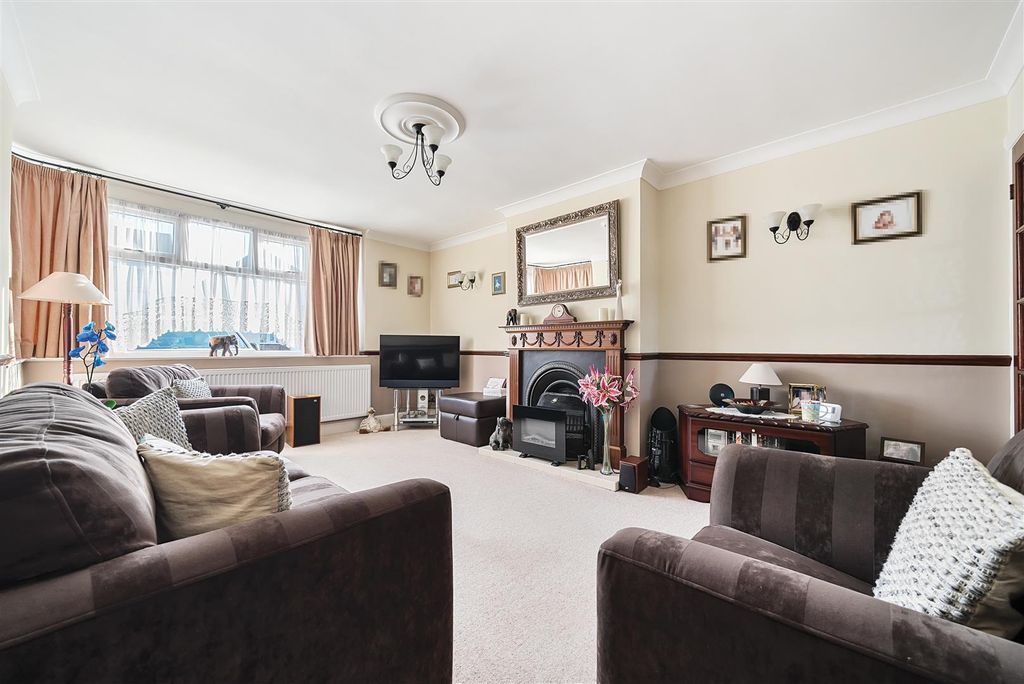 Property photo 2 of 19