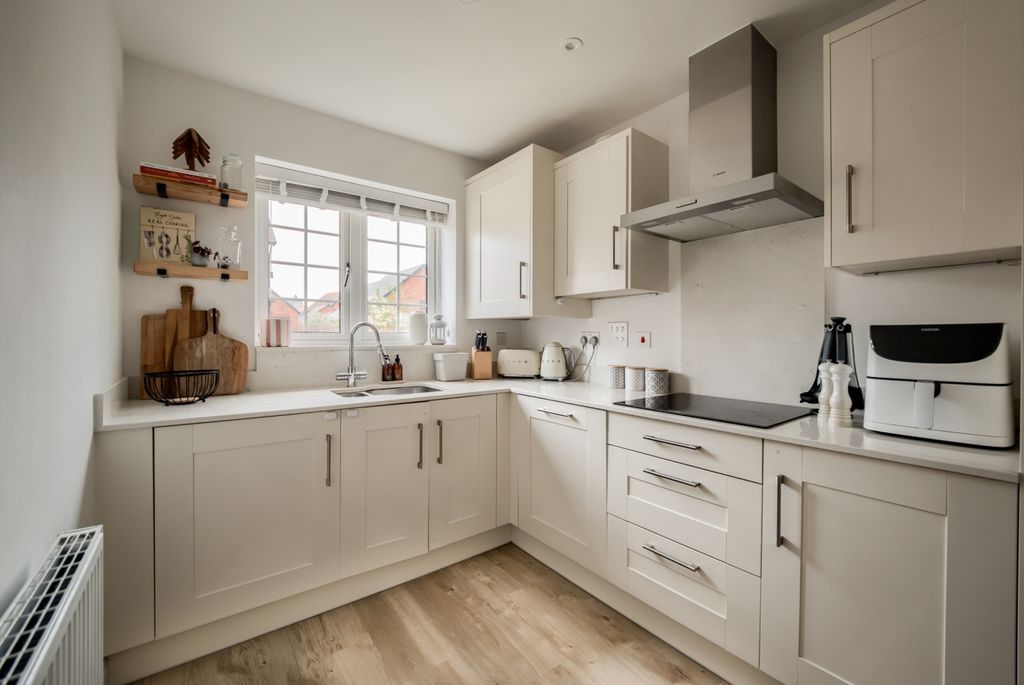 Property photo 3 of 15 Xt5A1082-Hdr(3)