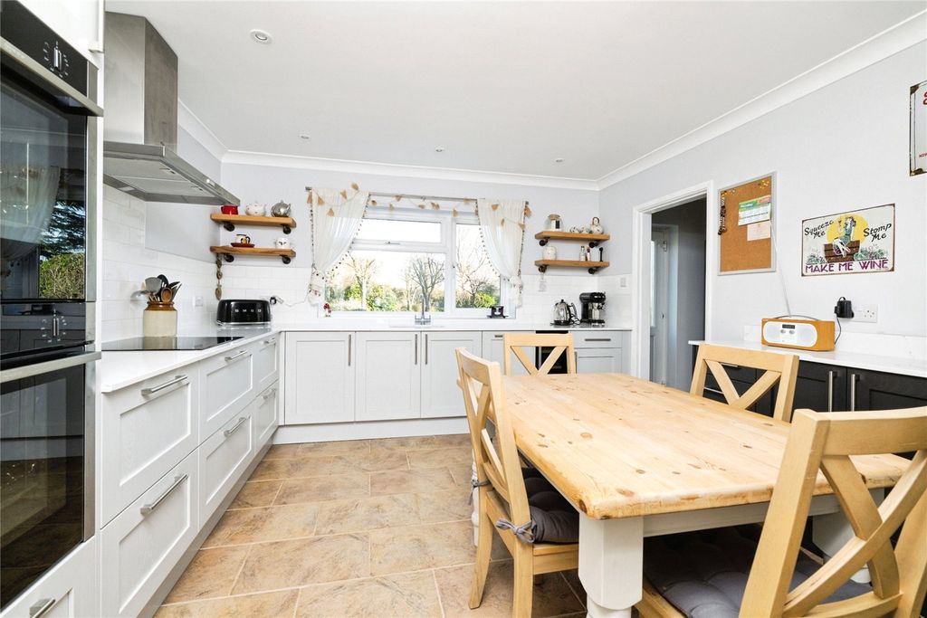 Property photo 3 of 22 Picture No. 14