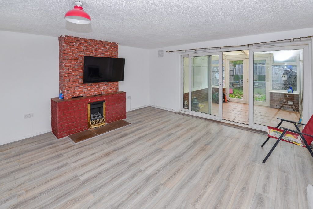 Property photo 2 of 23