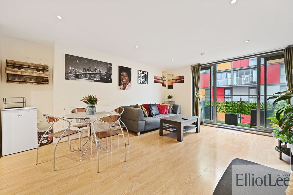 Property photo 2 of 12