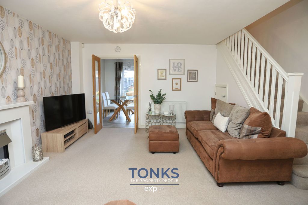 Property photo 3 of 23