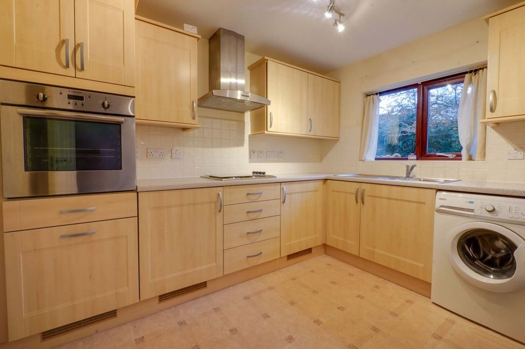 Property photo 3 of 15