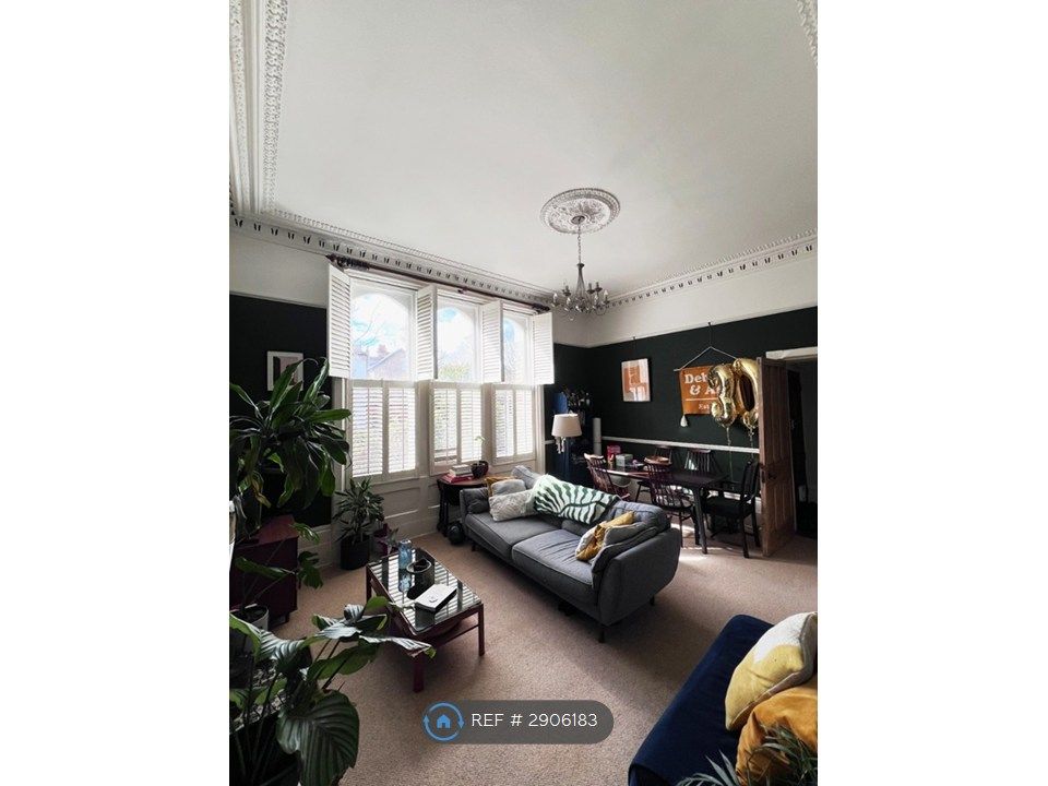 Property photo 3 of 14 Living Room