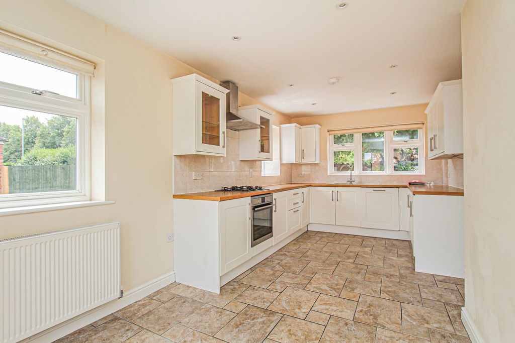 Property photo 2 of 15 Kitchen/Breakfast Room