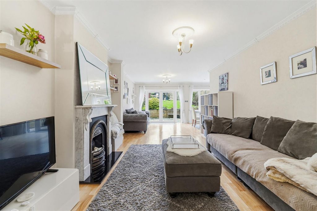 Property photo 3 of 21 Spa Drive