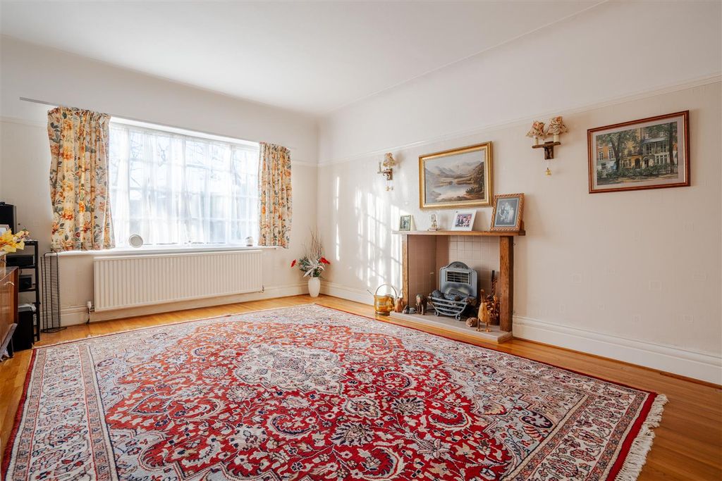 Property photo 3 of 36 20 St Andrews.Jpg