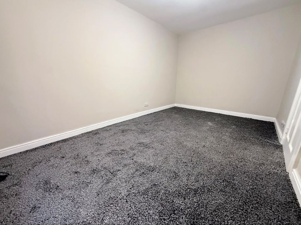 Property photo 3 of 4 Bedroom