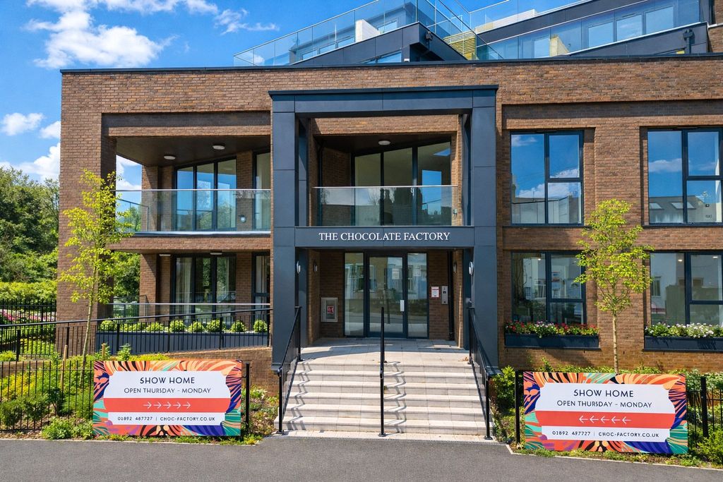 Property photo 1 of 15 Outside 1