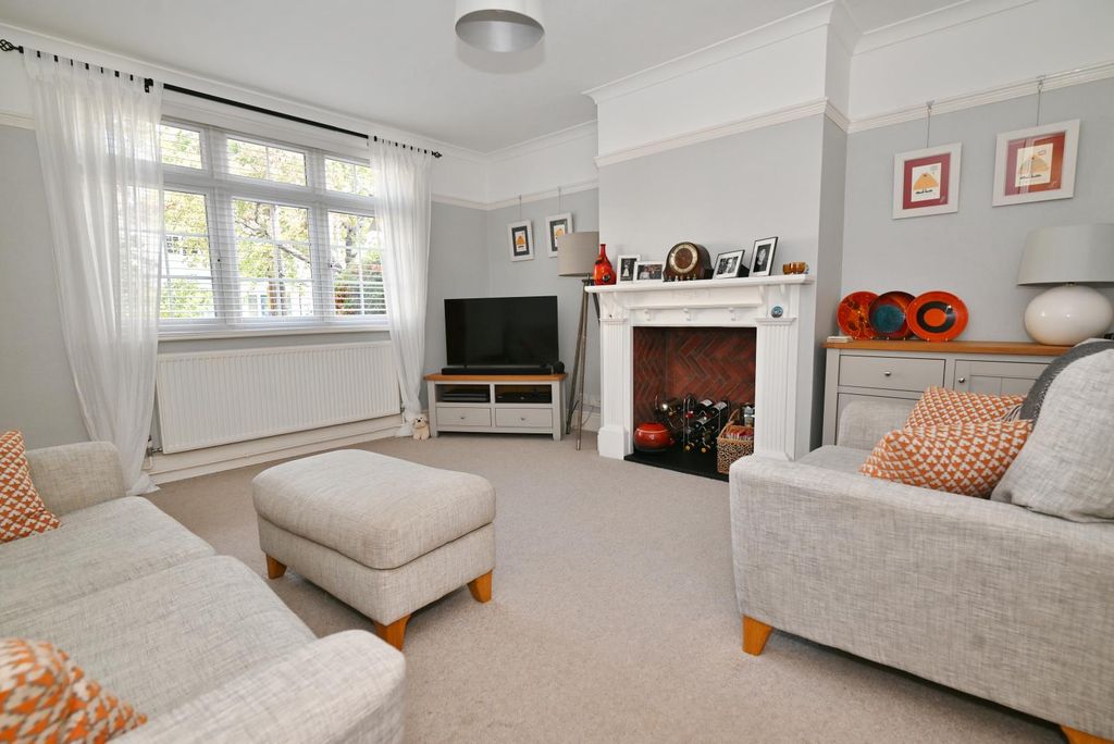 Property photo 2 of 13