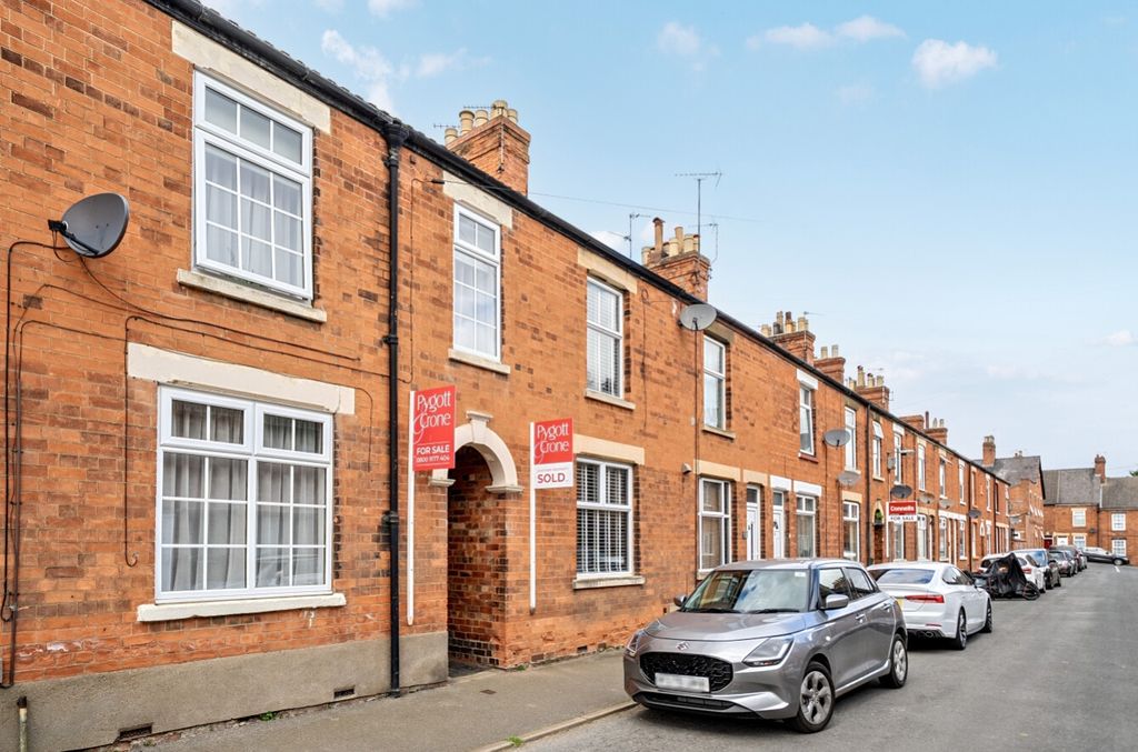 Property photo 1 of 10 1446615-1-69E0c72832B65