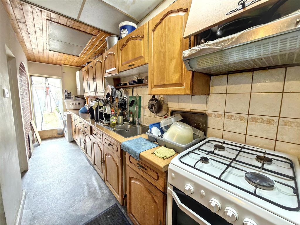 Property photo 2 of 15 Kitchen