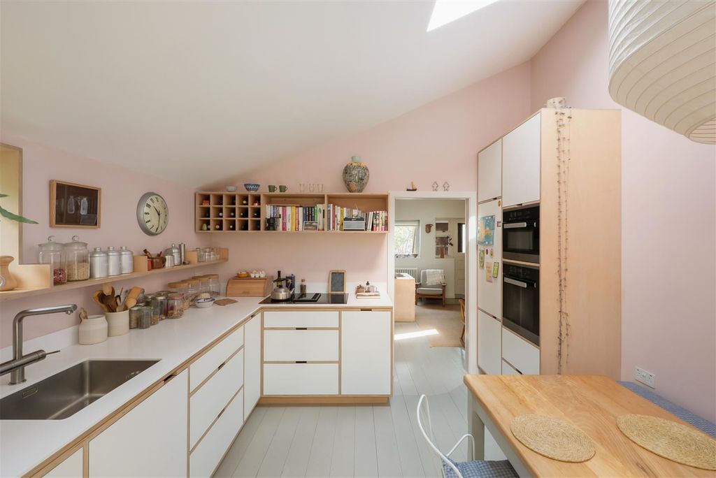 Property photo 3 of 17 Kingsdown Park, Tankerton, Whitstable