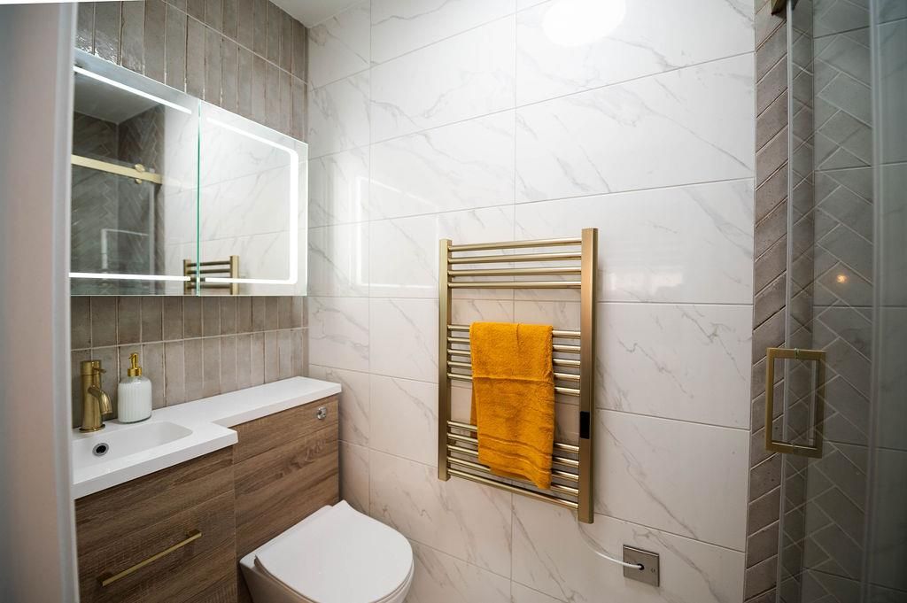 Property photo 2 of 19 Thebay_Room2-3.Jpg