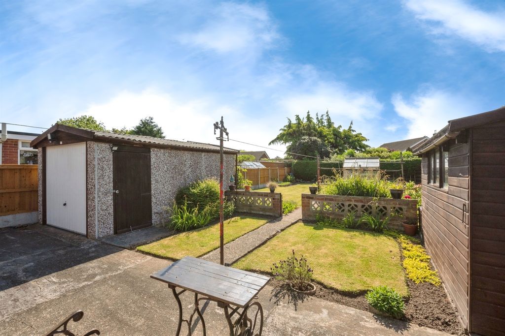 Property photo 2 of 12